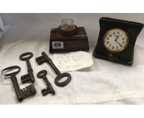 4 VINTAGE KEYS, VINTAGE 8 DAY TRAVEL CLOCK &amp; VINTAGE WAR TIME BAKELITE BATTERY LAMP