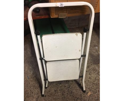 WHITE METAL 2 STEP KITCHEN STEP