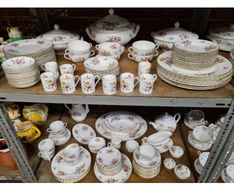 LARGE QTY OF ROYAL WORCESTER ROANOKE Z2827 DINNER / TEA / COFFEE SERVICE