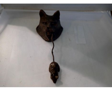 Cast iron cat and mouse door knocker, H: 25cm. UK P&amp;P Group 1 (£16+VAT for the first lot and £2+VAT for subsequent lots) 