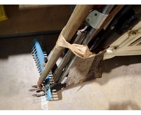 Quantity of mixed garden tools. Not available for in-house P&amp;P 