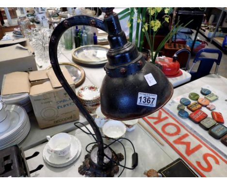 Cast iron table lamp, H: 63 cm. All electrical items in this lot have been PAT tested for safety and have passed. This does n