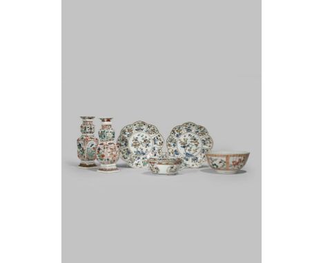 A COLLECTION OF CHINESE FAMILLE VERTE ITEMS KANGXI 1662-1722 Comprising: two of square-section vases, a pair of plates shaped