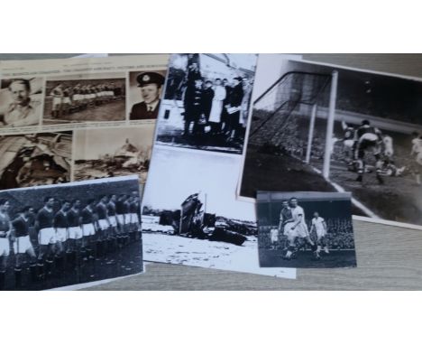 FOOTBALL, Manchester United, reproduction photo showing last match v Arsenal 1958 before Munich air crash, shows Tommy Taylor