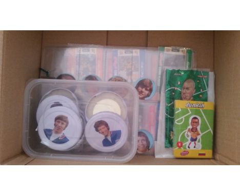 FOOTBALL, trade, Cadbury/Schweppes jam jar lids (9); Dunkin Crazy Football Pop-Ups, complete, with wrapper (1); Kelloggs Worl