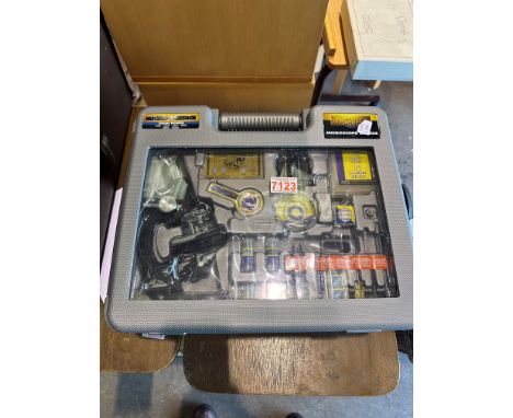 Micro-science chemistry set. UK P&amp;P Group 2 (£20+VAT for the first lot and £4+VAT for subsequent lots) 