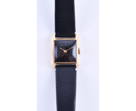   Doxa Damenuhr um 1965  Handaufzug, vergoldet, Stahlboden, Lederarmband, quadratisches Gehäuse mit abgerundeten Ecken, 19 mm