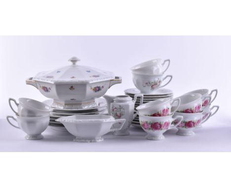   Konvolut Rosenthal  verschiedene Dekore 32-tlg., 1 Deckelterrine, 1 Sahnegießer, 1 Souciere, 13 Untertassen, 10 Tassen, 2 k