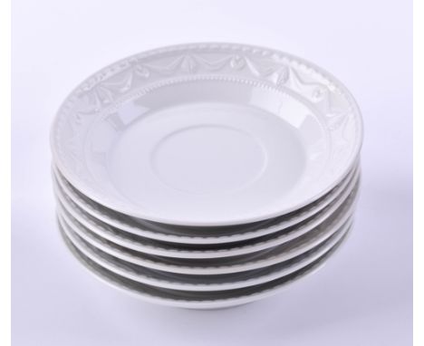   Konvolut KPM Kurland  6-tlg., 6 Untertassen (Ø 15 cm), blaue Zeptermarke, 1. Wahl        A group of porcelain KPM Kurland  
