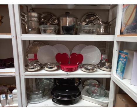 3 shelves of kitchenalia including Pyrex, pestle &amp; mortar, enamel roasting tin with lid etc