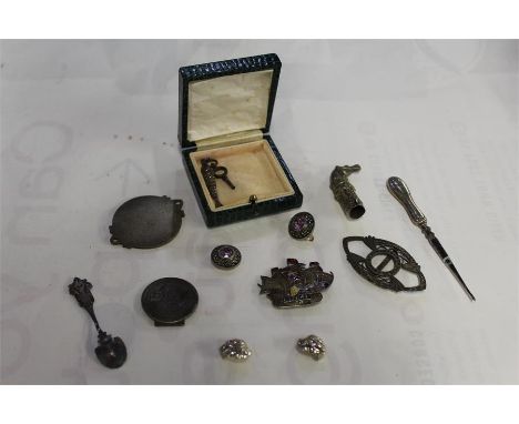 Jewellery and objects, to include a horses head handle in white metal, a silver and enamel ship brooch with the word Portugal