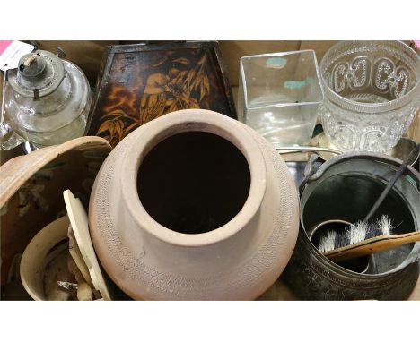 Mixed lot to include a crumb scoop and brush, a large earthenware pot, dish, rectangular glass vase, basting spoon and ladle 