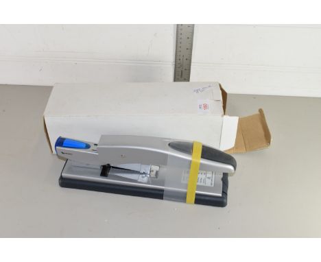 BOXED HEAVY DUTY STAPLER