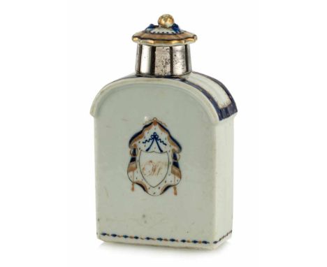   Teedose aus Porzellan mit Monogramm, Hals mit Silbermontierung CHINA, späte Qianlong-/Jiaqing-Periode H. 14 cm Provenienz: 