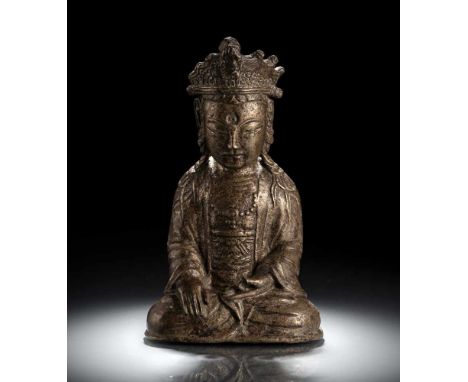   Seltene Bronze des Guanyin im Meditationssitz KOREA, ca. 17. Jh. H. 17,5 cm Provenienz: Aus einer europäischen Privatsammlu