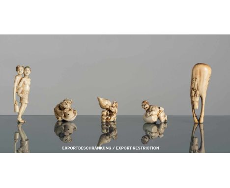   Fünf Netsuke aus Elfenbein/Hirschhorn: Benkei, zwei Oni, Paar und grasendes Pferd JAPAN, 18.Jh. - Meiji-Periode H. 3-9 cm P