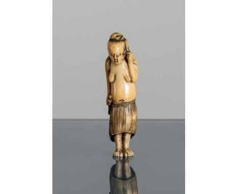   Netsuke einer Awabi-Fischerin aus Hirschhorn JAPAN, 19.Jh. H. 6,9 cm Provenienz: Aus einer bedeutenden süddeutschen Privats