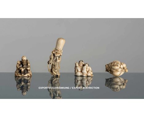   Vier Netsuke aus Elfenbein/Hirschhorn: Hotei, Fukurokuju, Daruma u. Oni m. Rashamons Arm JAPAN, eins signiert Shûzan saku, 