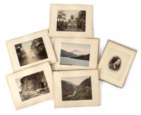  Adolfo Farsari (1841-1898) - „The Four Seasons in the Extreme Orient"Leporello-Album mit 8 hand-kolorierten Fotografien Japa