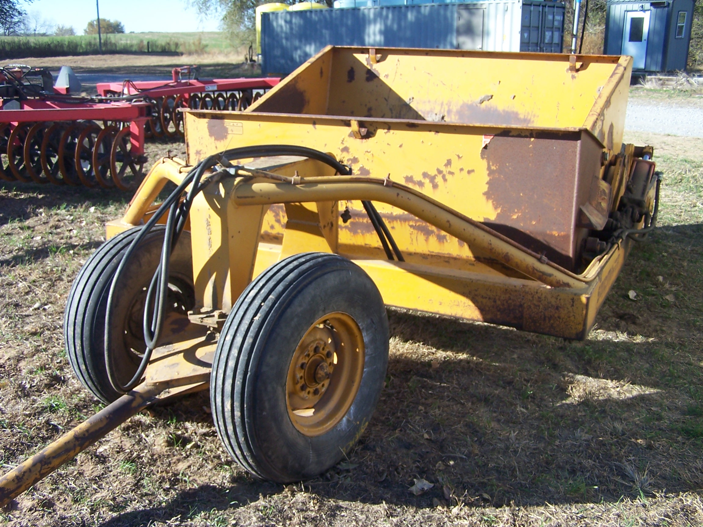 Soil Mover 50 RF 5 yard scraper; 12723