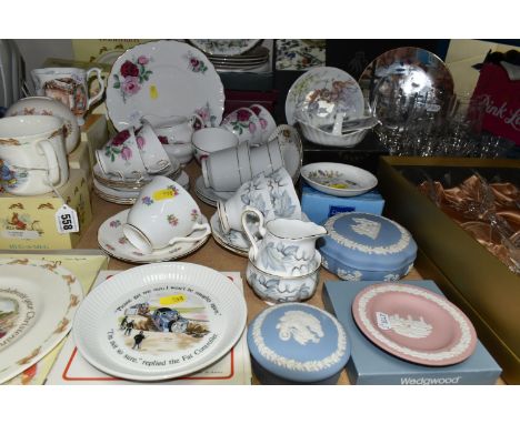 A GROUP OF NAMED CERAMICS AND GLASSWARE, comprising a boxed set of six Tuscany Crystal wine glasses, a boxed Royal Doulton 'B