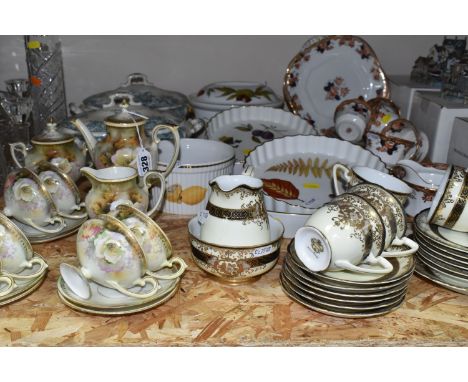 A GROUP OF DINNER AND TEA WARE, to include a fifteen piece R S Poland China coffee set decorated with white, pink and purple 