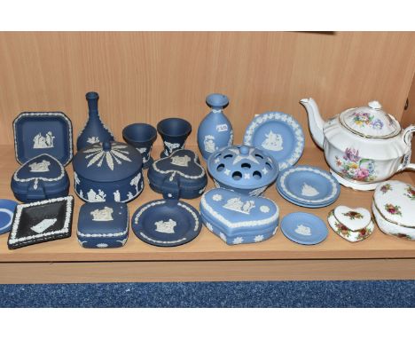 A GROUP OF WEDGWOOD JASPERWARE AND OTHER CERAMICS, comprising nineteen pieces of pale blue, navy blue and black Jasperware, i