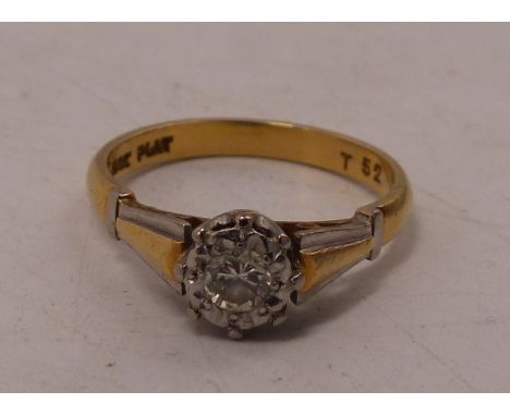 Ladies 18ct yellow gold solitaire engagement ring with clear stone, overall weight 2.8g, size K. 