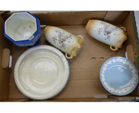 A collection of ceramic items to include Wedgwood Queensware shallow fruit bowl, Queensware comport and a Staffordshire made 