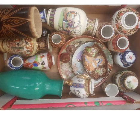 A mixed collection of 20th Century Oriental ceramic items to include vases, ginger jars, carved bamboo vase etc (1 tray). 