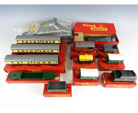 [Model Railway] A quantity of boxed Tri-ang 00-gauge Precision Scale Models, including R50 4-6-2 Princess Loco in black liver