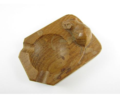 A Robert 'Mouseman' Thompson of Kilburn carved oak ashtray, 10 x 7.5 cm 