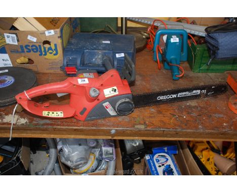 Electric chainsaw 1050, (cable damaged).