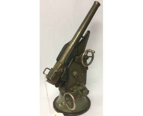 Marklin - Model 8056/2 - "Kusten-oder Festungs-Geschutze" Coastal / Fortress Defence Gun - circa 1910 - 1914. Approx 25cm in 