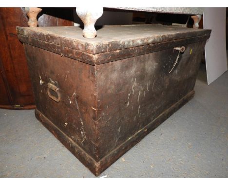 Large Pine Trunk/Tool Box 