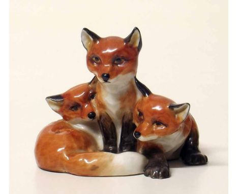 Royal Worcester fox group model no. 3131  Condition report: see terms and conditions Condition reportThe condition of this lo