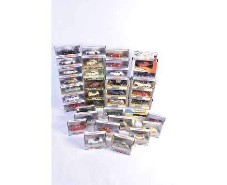 Modern Diecast Post-war Cars, a boxed collection of private and commercial models includes Corgi Classics (grey box) 6, Class