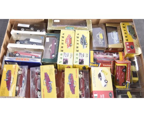 Modern Diecast Vintage Private and Commercial Vehicles, a mainly boxed or cased includes Dinky 410 Bedford Royal Mail and 289