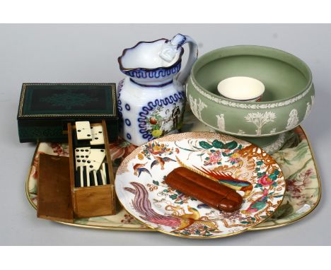 A small quantity of ceramics to include Wedgwood bowl, Poole dish and a Royal Crown Derby Olde Avesbury dinner plate etc.