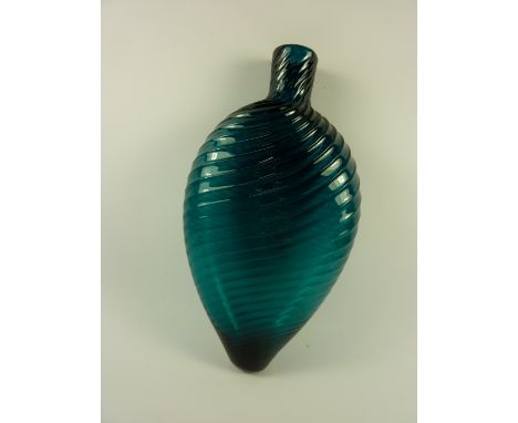 Green ribbed glass flask L19cm 