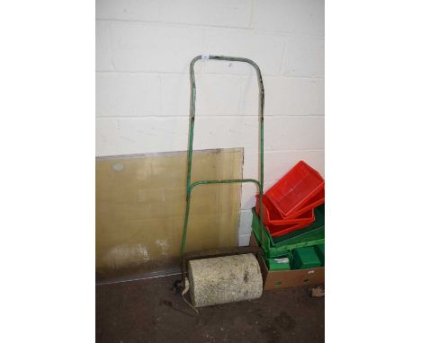 VINTAGE GARDEN ROLLER