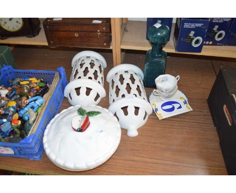 MIXED LOT : COVERED SERVING DISH, CERAMIC WALL BRACKET, TEA WARES, GLASS DECANTER ETC