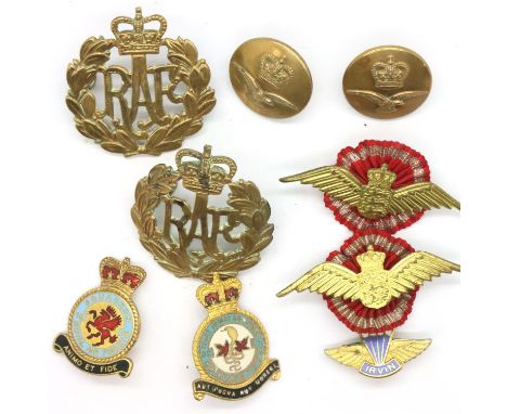 Selection of British WWII and later RAF cap badges, lapel badges and uniform buttons. P&amp;P Group 1 (£14+VAT for the first 