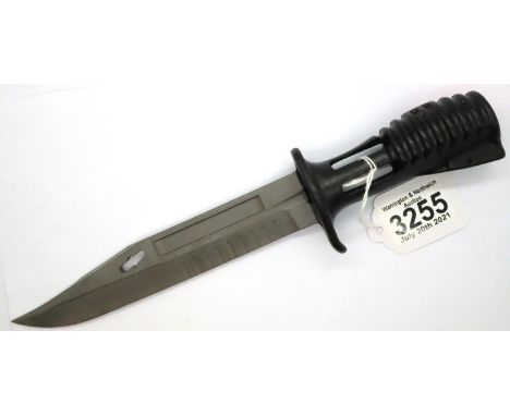 Modern British Army SA-80 bayonet fighting knife. P&amp;P Group 2 (£18+VAT for the first lot and £3+VAT for subsequent lots) 