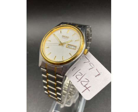 A Gents Seiko Wrist Watch With Seconds Sweep And Date Aperture W/O