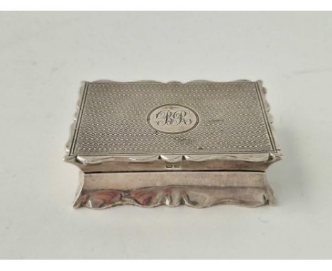 A Shaped Oblong Snuff Box With Engine Turned Decoration, 2.75 Inches Wide, Chester 1903 By Gn Fh, 76 G.
