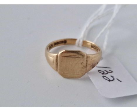 A Signet Ring 9Ct Size M 2.4 Gms