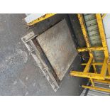 Set of platform scale with Dini Argeo digital readout unit 240v
