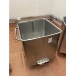 Mobile stainless steel product bins