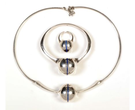 Scandinavian School, c.1960/1970: suite of silver jewellery with blue enamel line decoration, consisting of: a neckring, brac